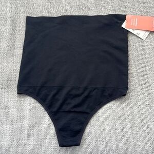 Yummie Shapewear Womens Medium‎ Black High Waist Thong Seamless